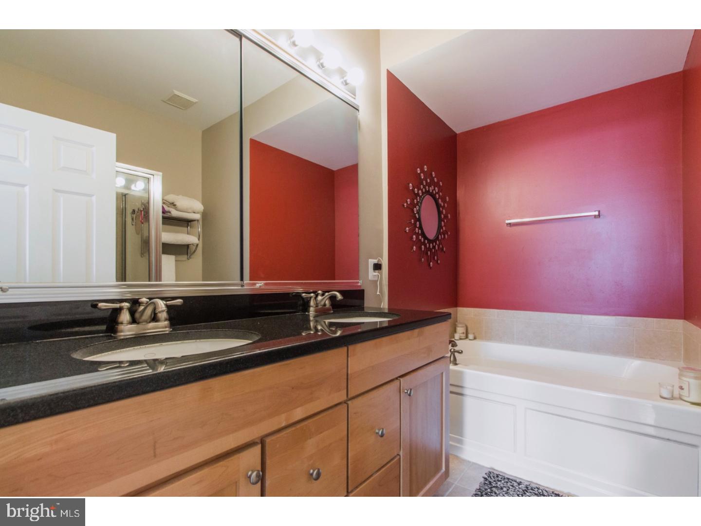 NAVAL SQUARE - Residential