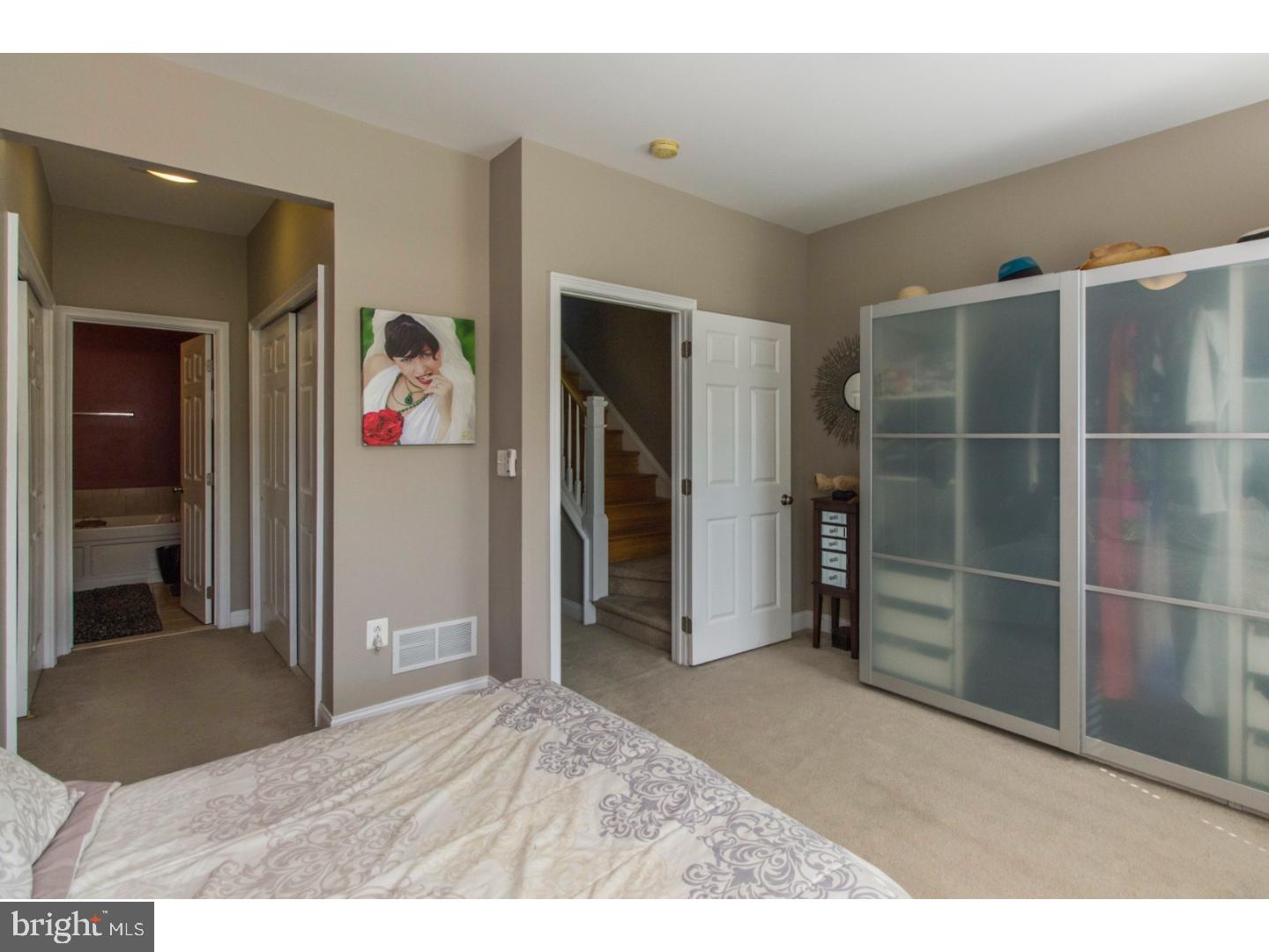 NAVAL SQUARE - Residential