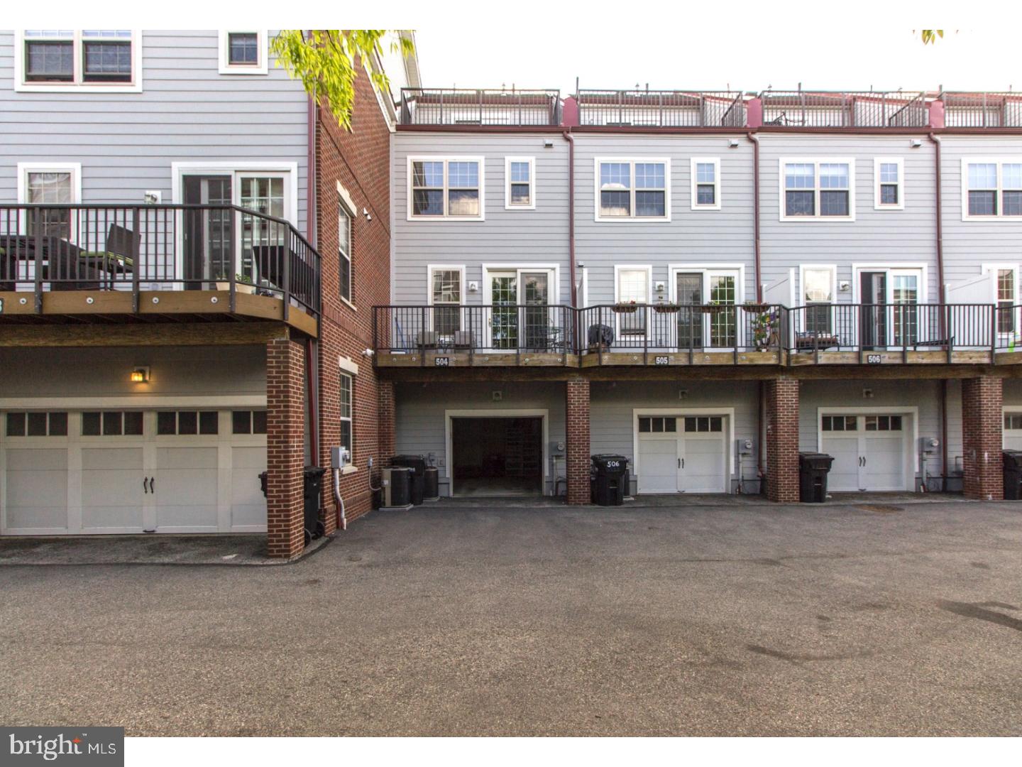 NAVAL SQUARE - Residential