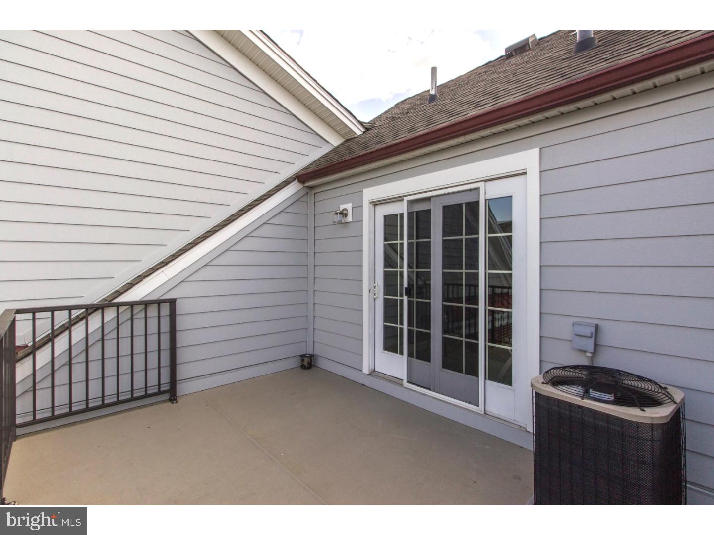 NAVAL SQUARE - Residential