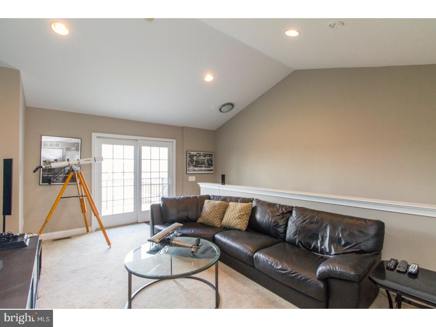 NAVAL SQUARE - Residential