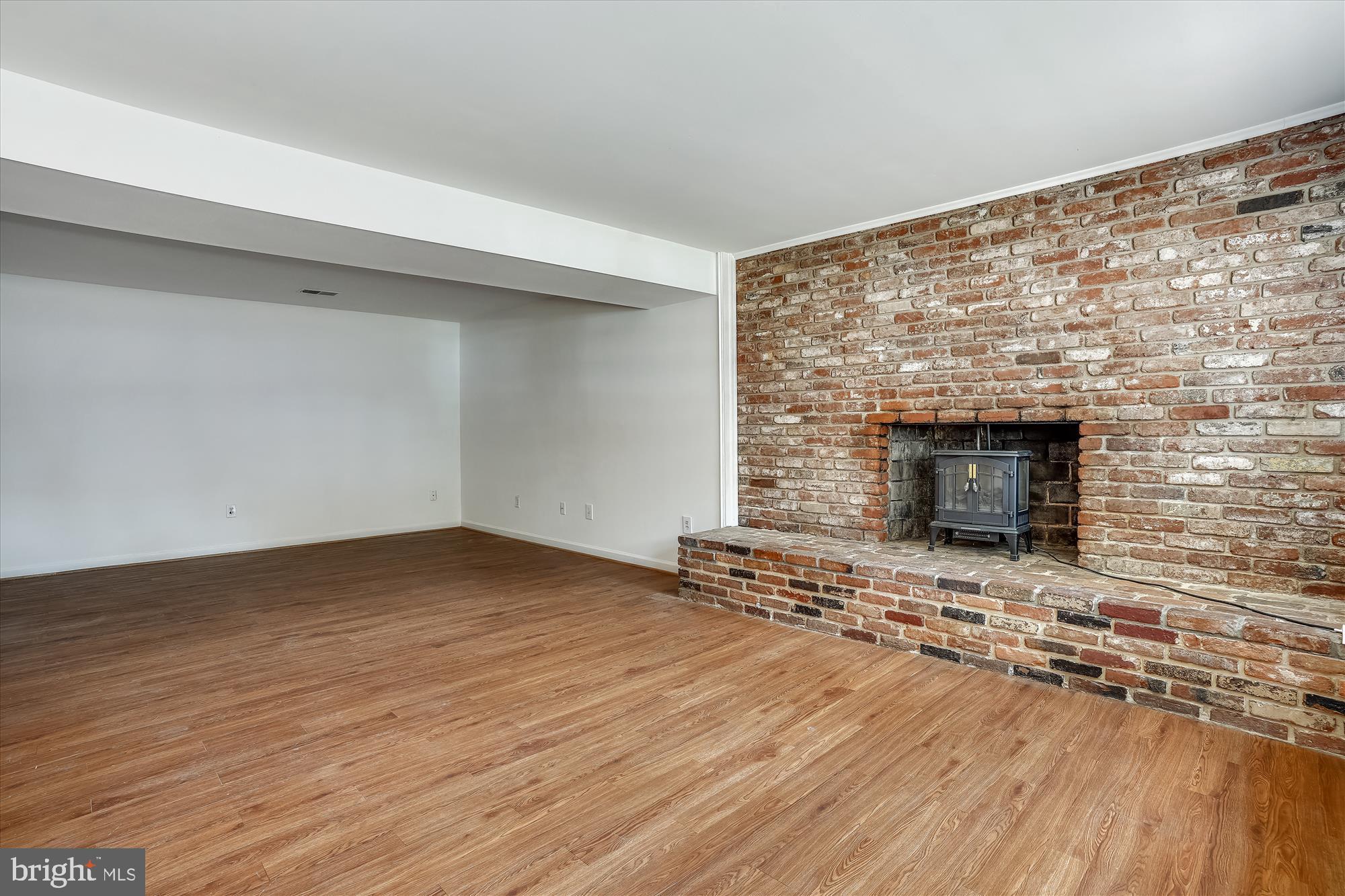 LAKE RIDGE- COLBY - Residential Lease