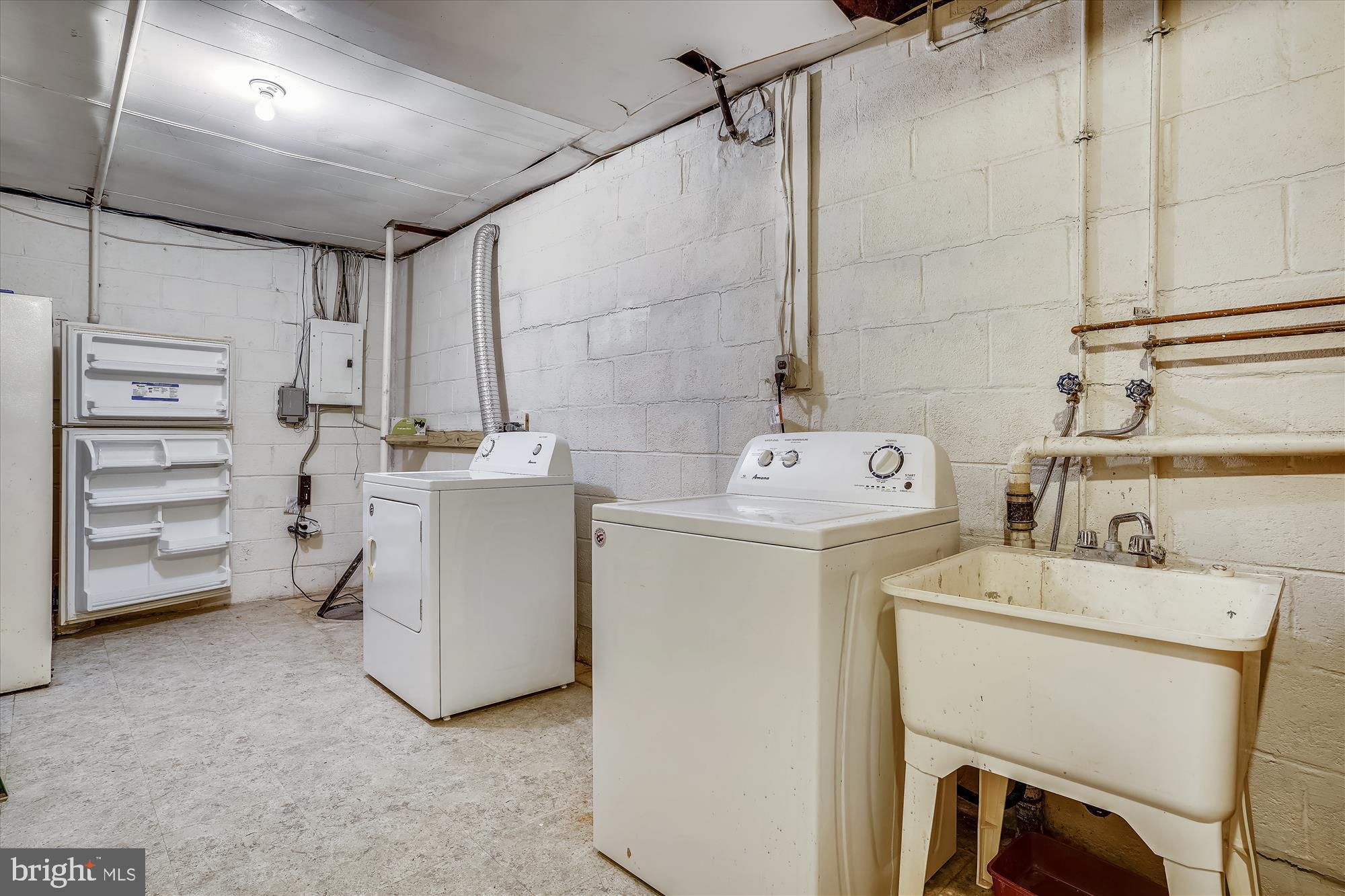 LAKE RIDGE- COLBY - Residential Lease