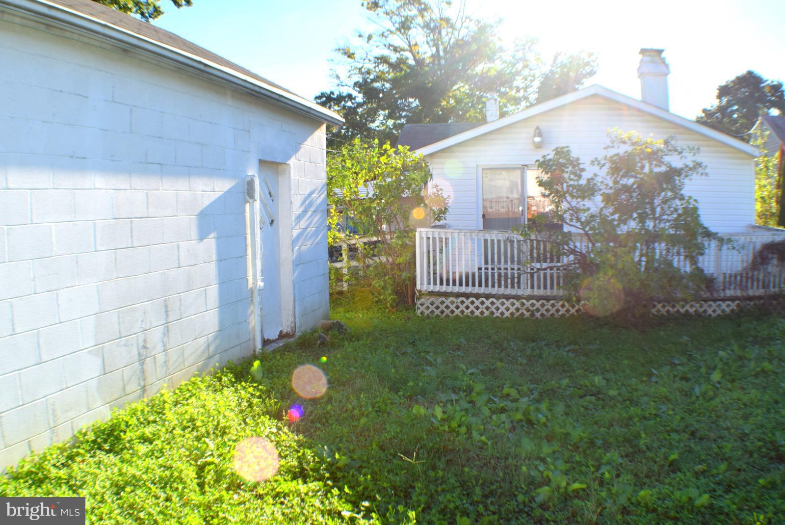 EDGEWATER - Residential