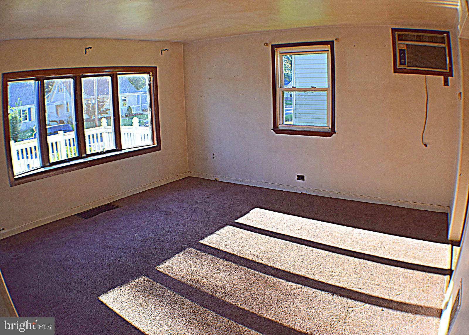 EDGEWATER - Residential