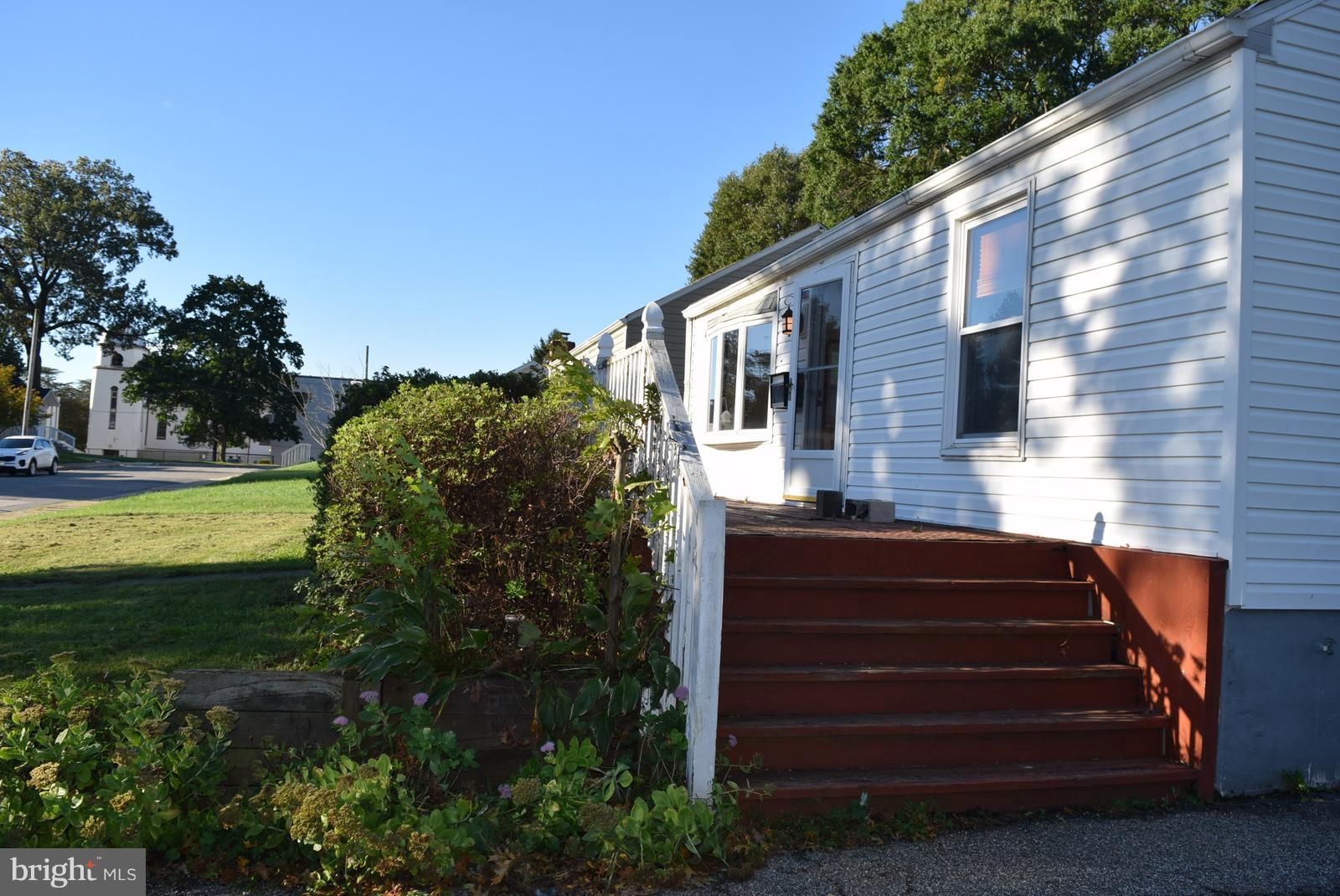 EDGEWATER - Residential