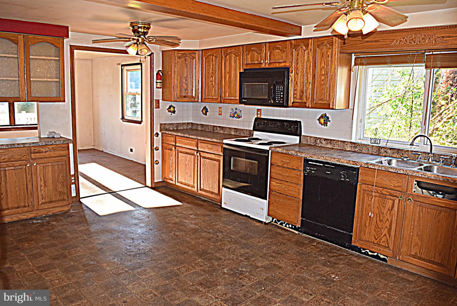 EDGEWATER - Residential