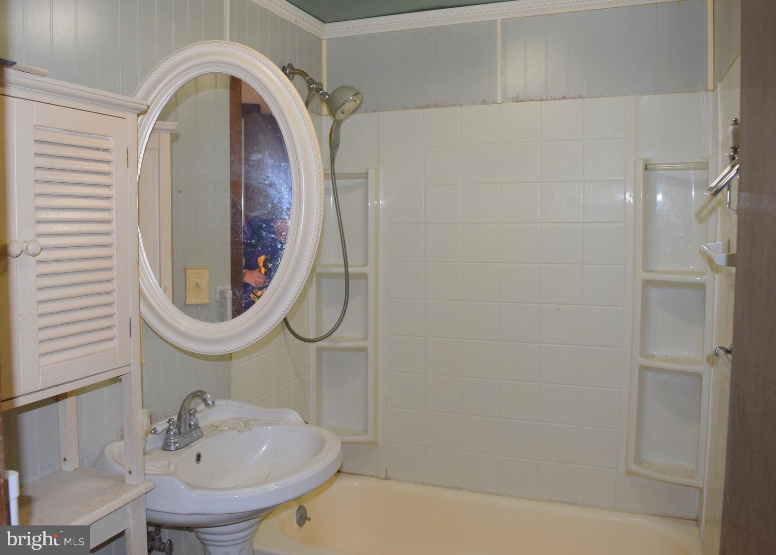 EDGEWATER - Residential