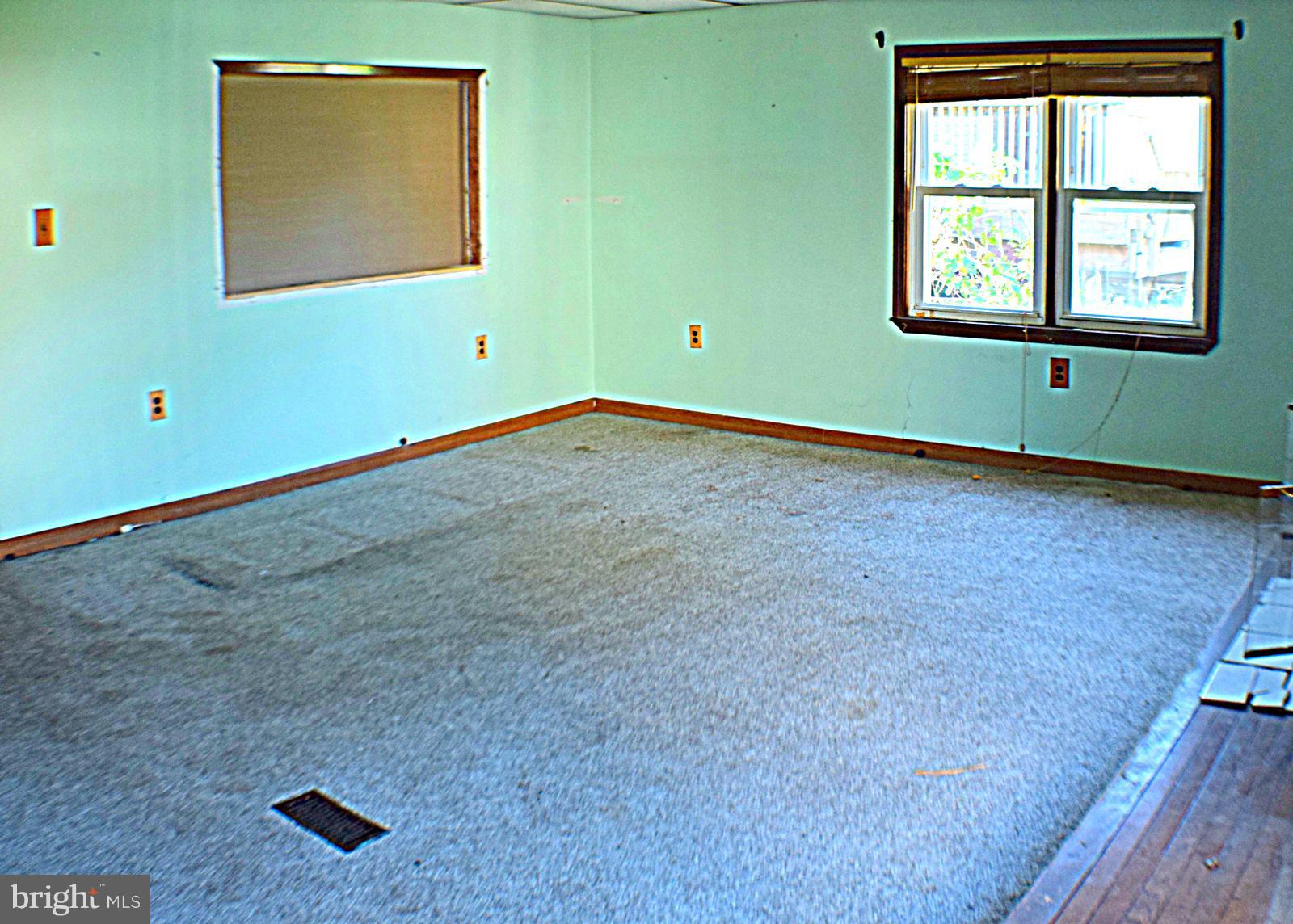 EDGEWATER - Residential