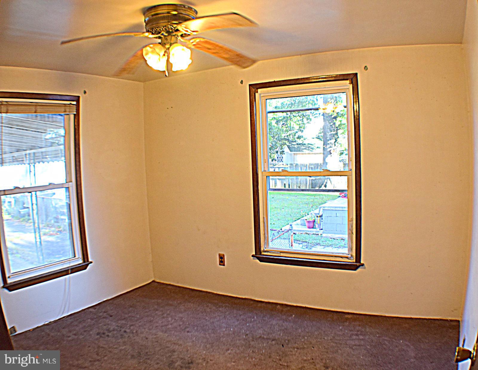 EDGEWATER - Residential