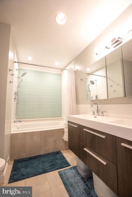 VILLAGE SHIRES - Residential