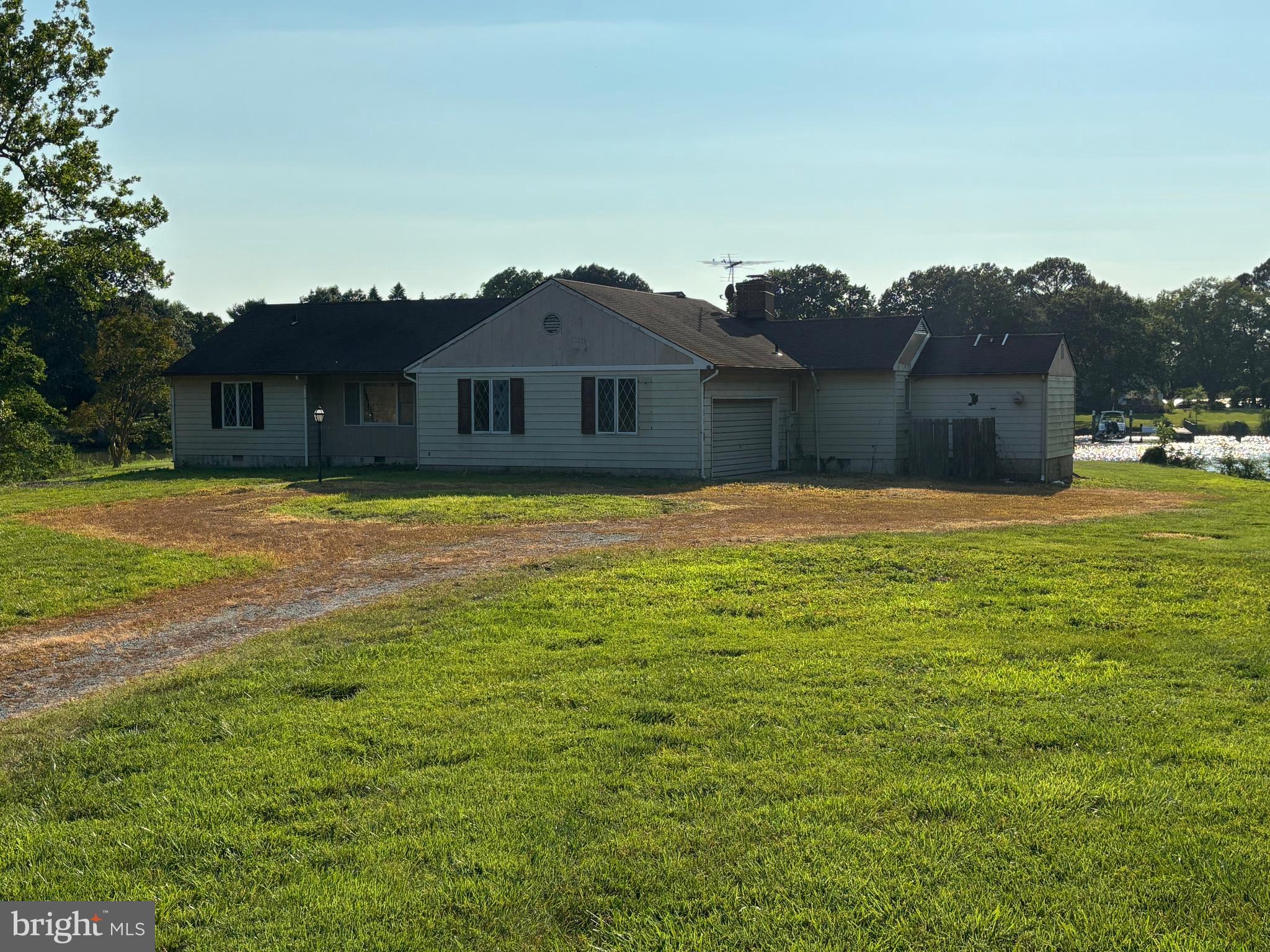 BAILEYS NECK - Residential