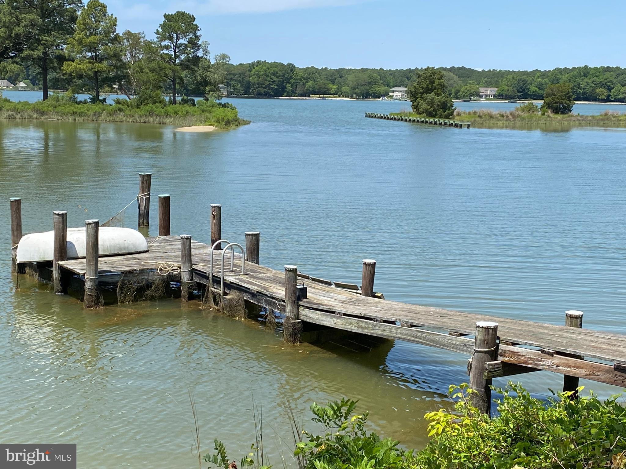 BAILEYS NECK - Residential