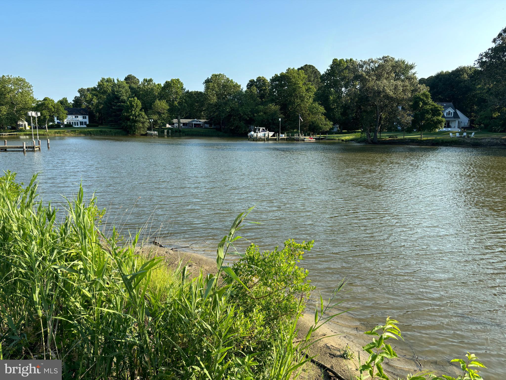 BAILEYS NECK - Residential