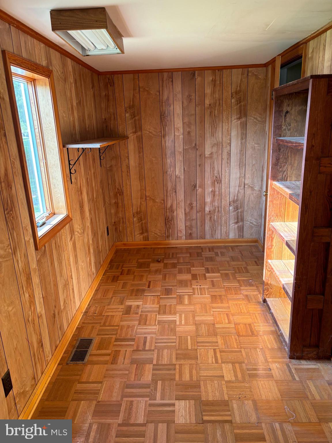 BAILEYS NECK - Residential