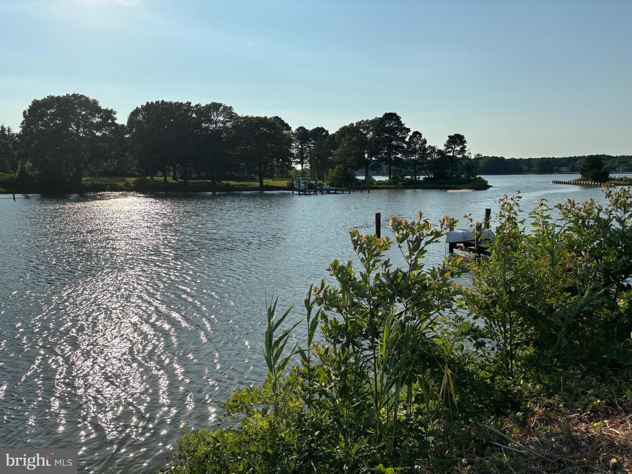 BAILEYS NECK - Residential