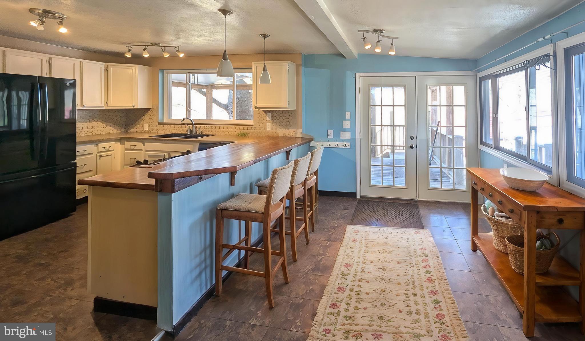 2011 HALFMOON VALLEY ROAD