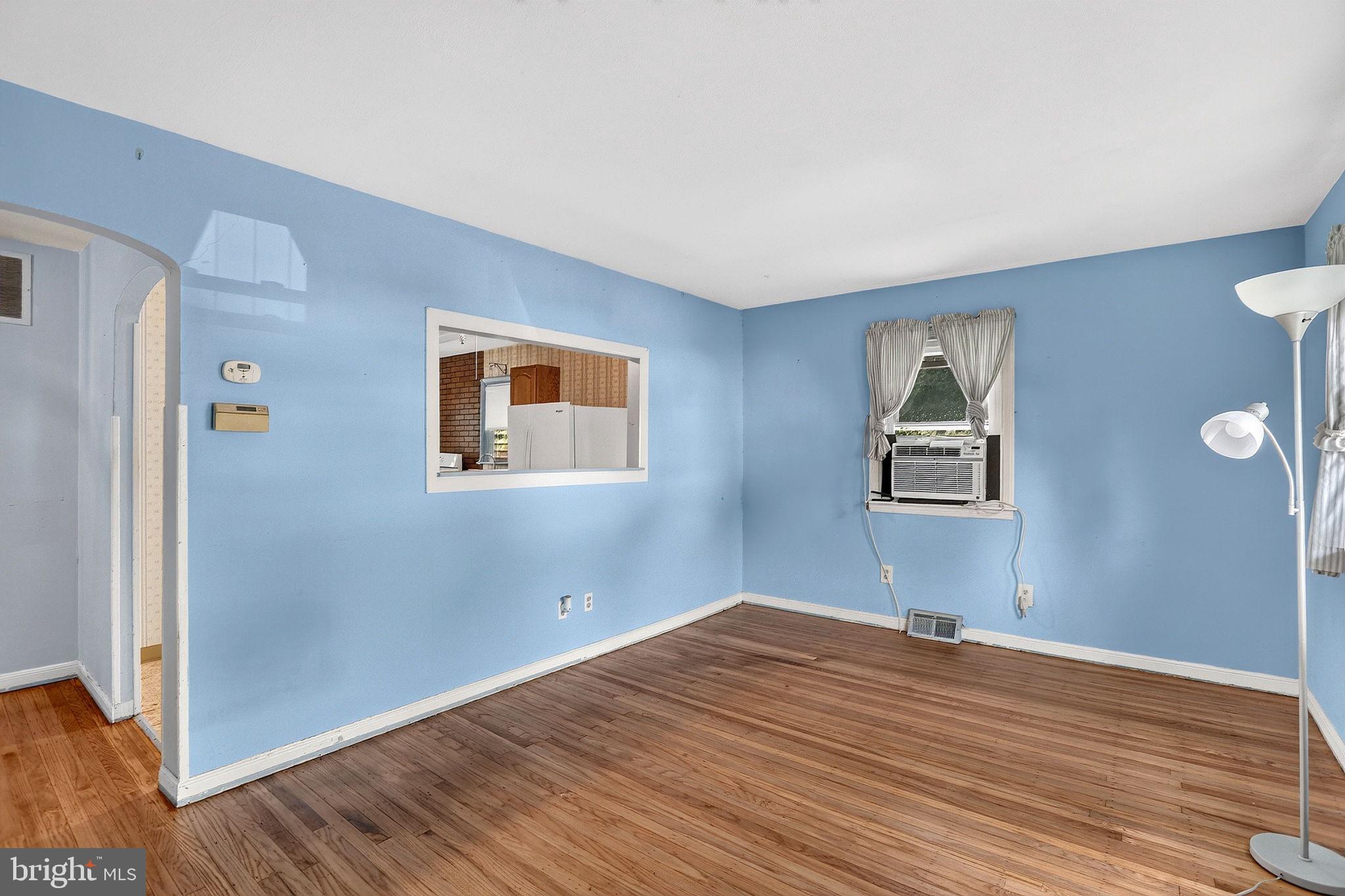 303 WYNNEWOOD ROAD