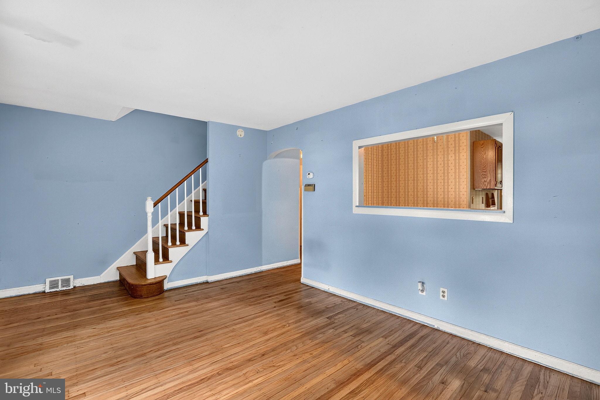 303 WYNNEWOOD ROAD