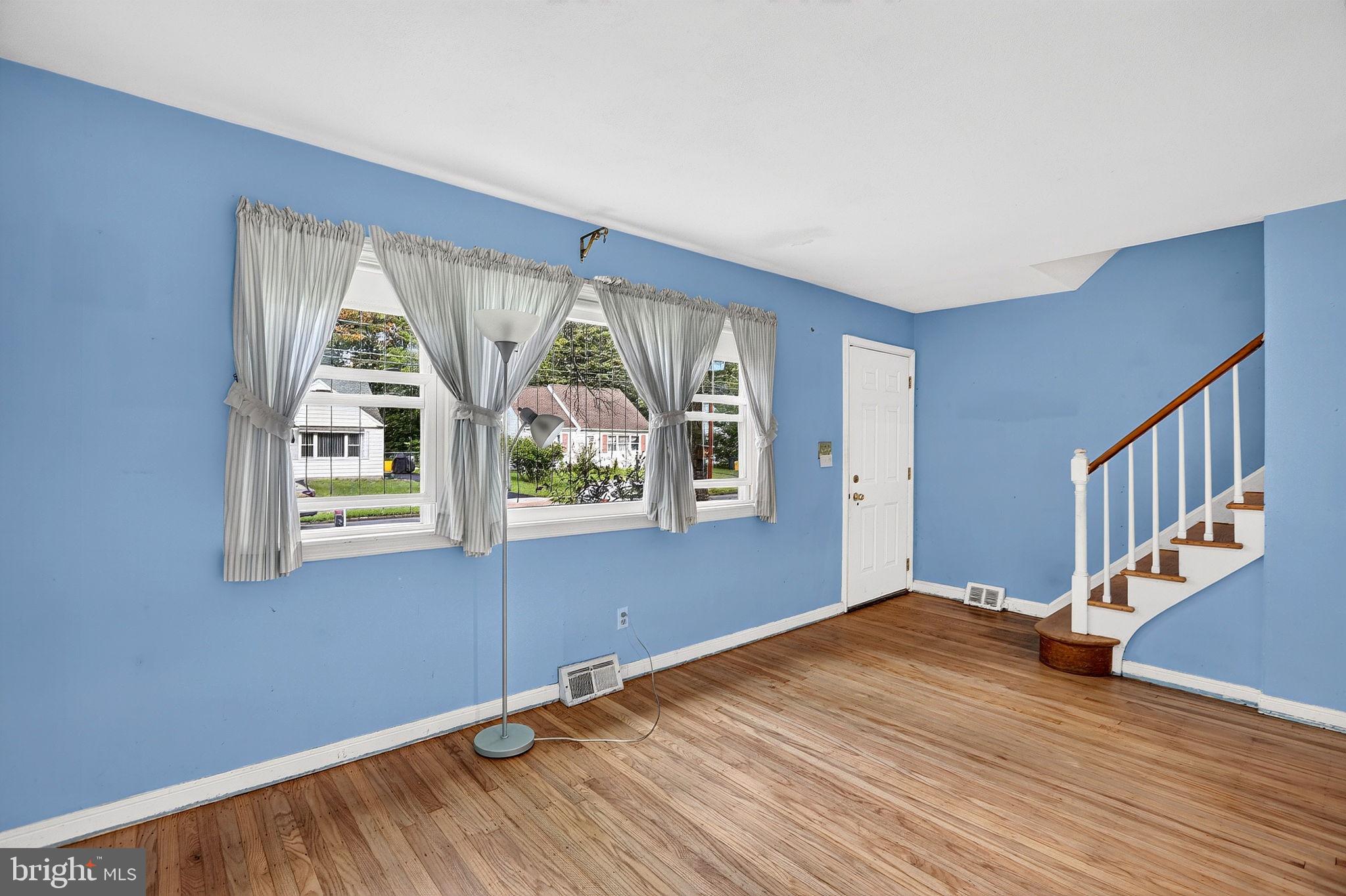 303 WYNNEWOOD ROAD