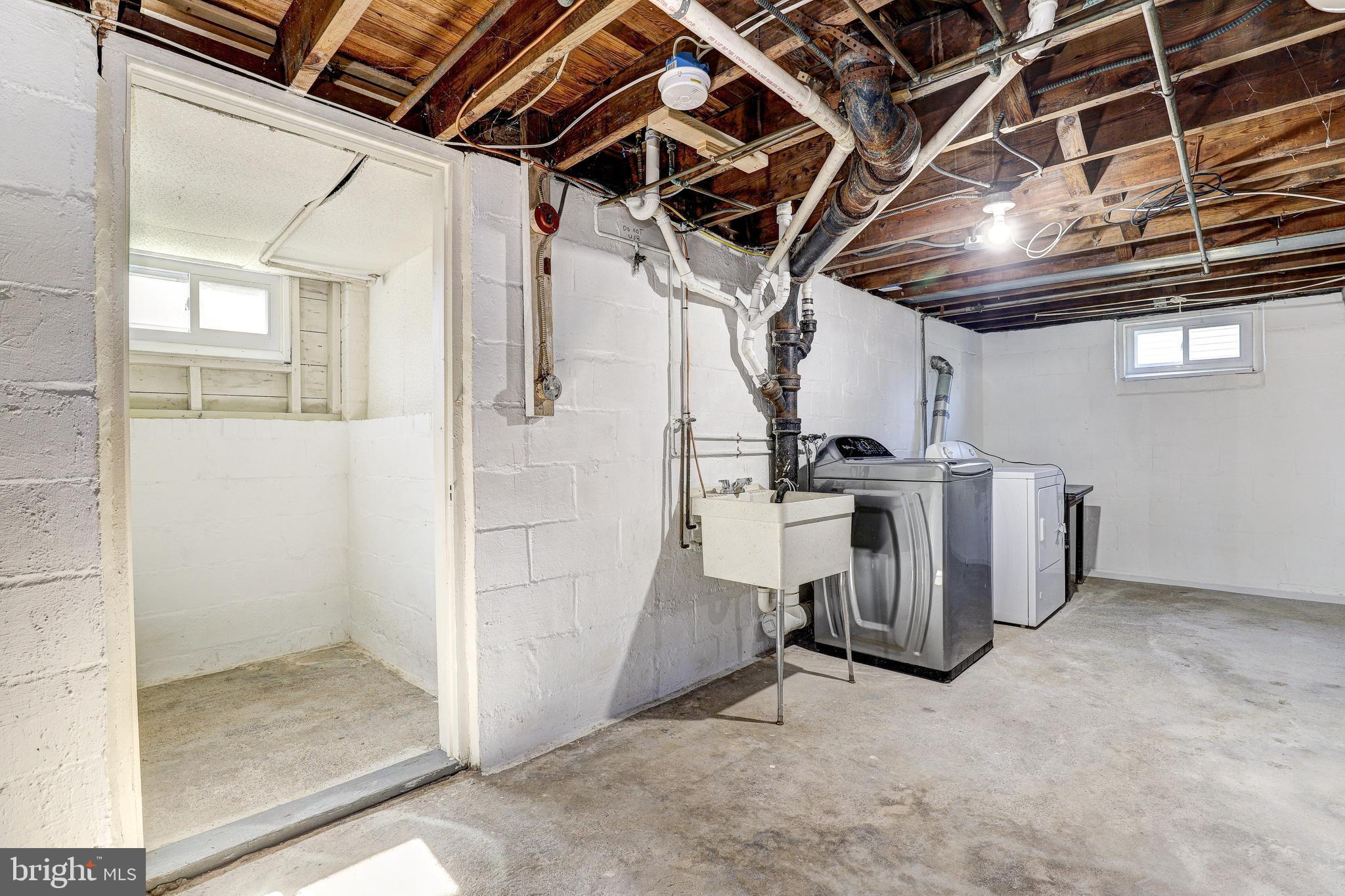 TOLLGATE - Residential Lease