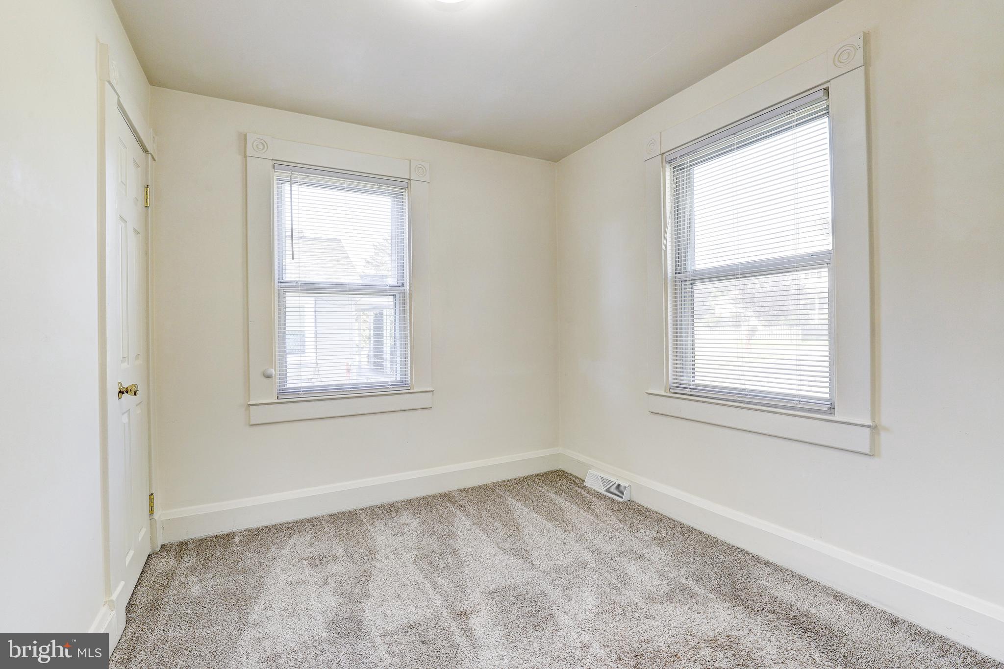 TOLLGATE - Residential Lease