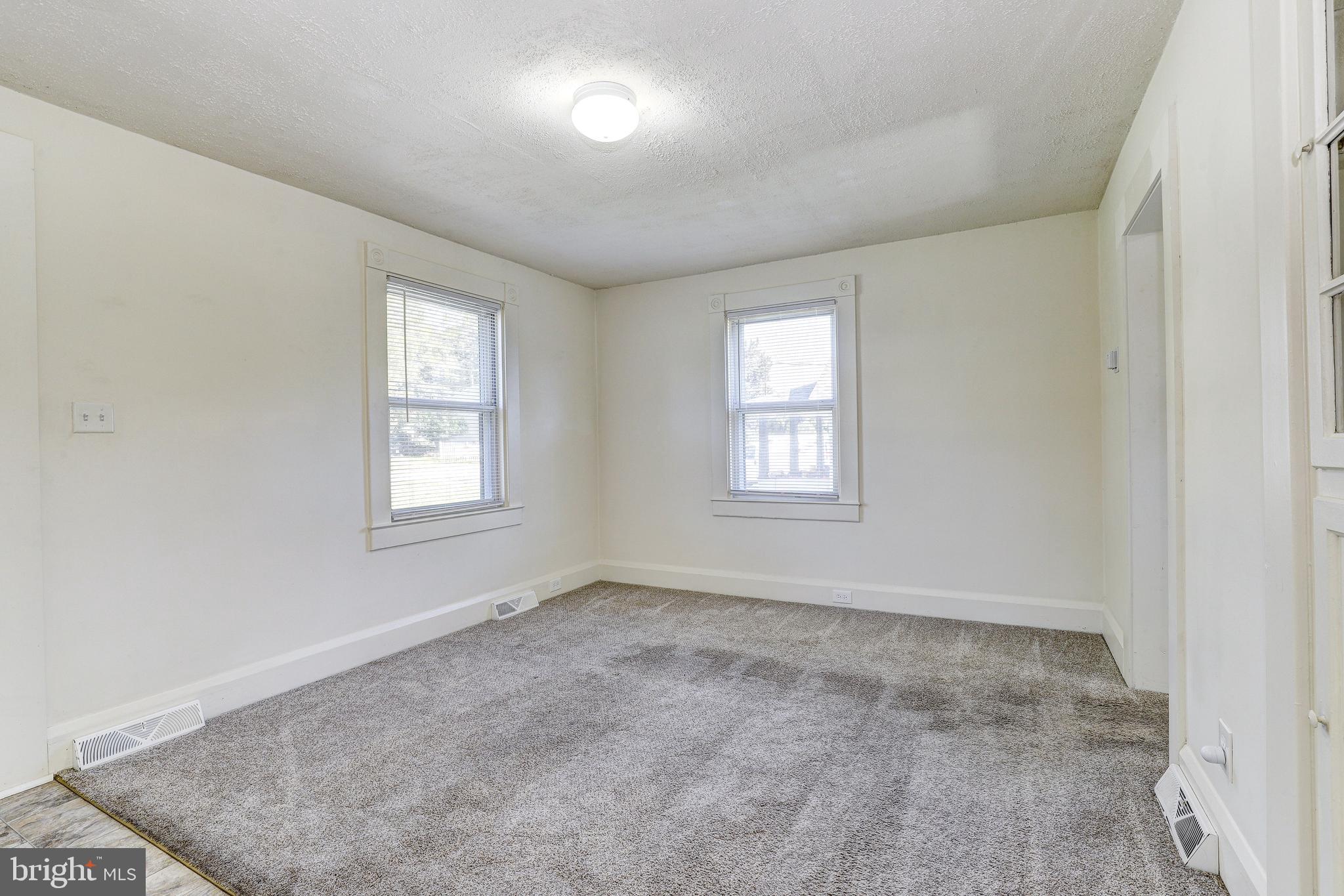 TOLLGATE - Residential Lease