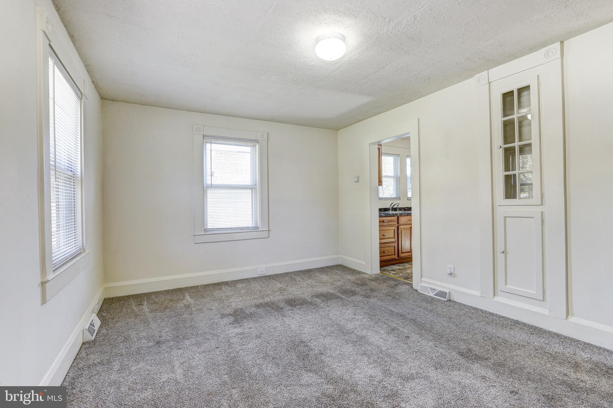 TOLLGATE - Residential Lease