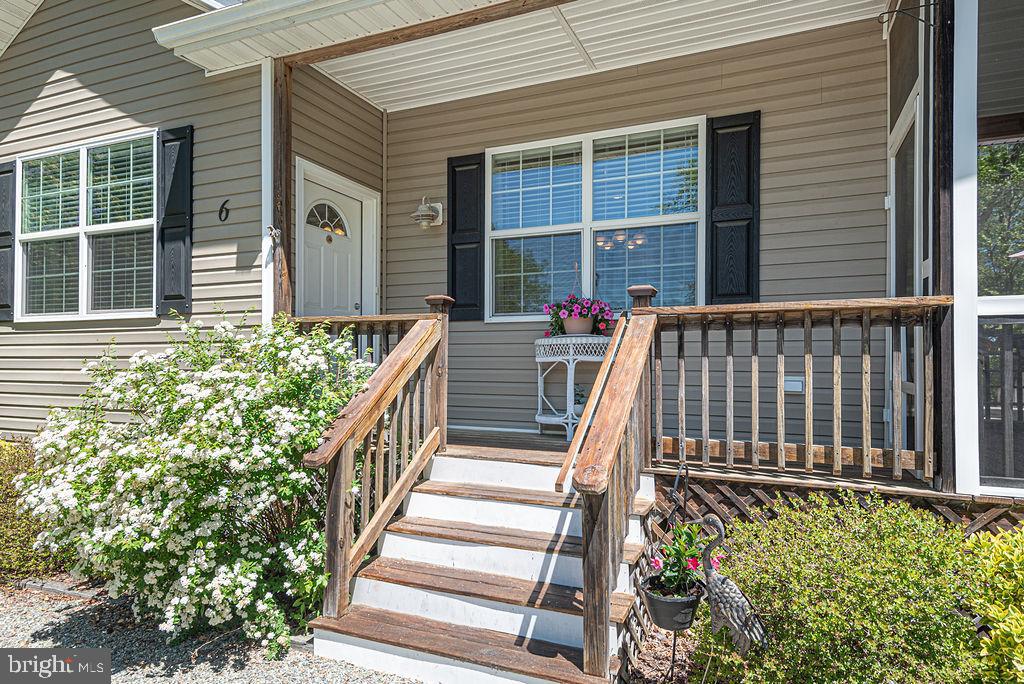 6 SOUTHWIND COURT