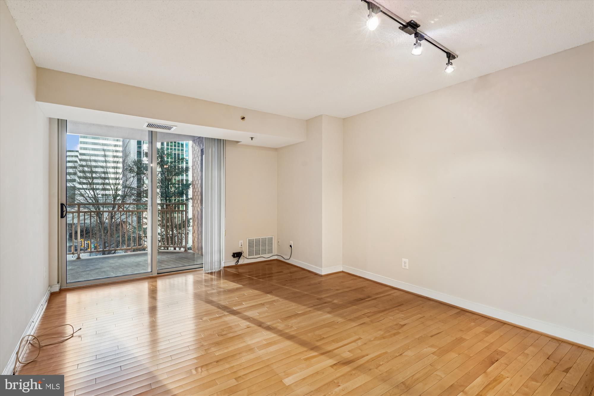 7500 WOODMONT AVENUE S512