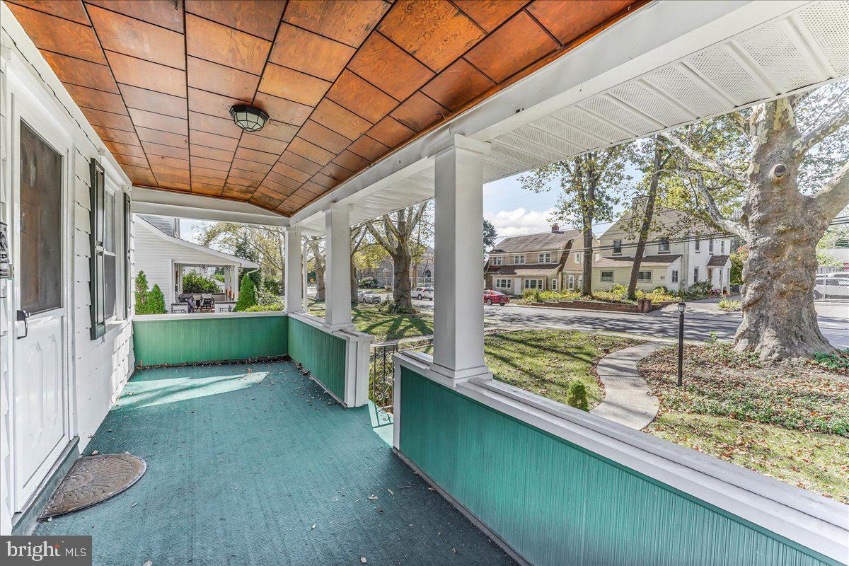 89 SAXER AVENUE