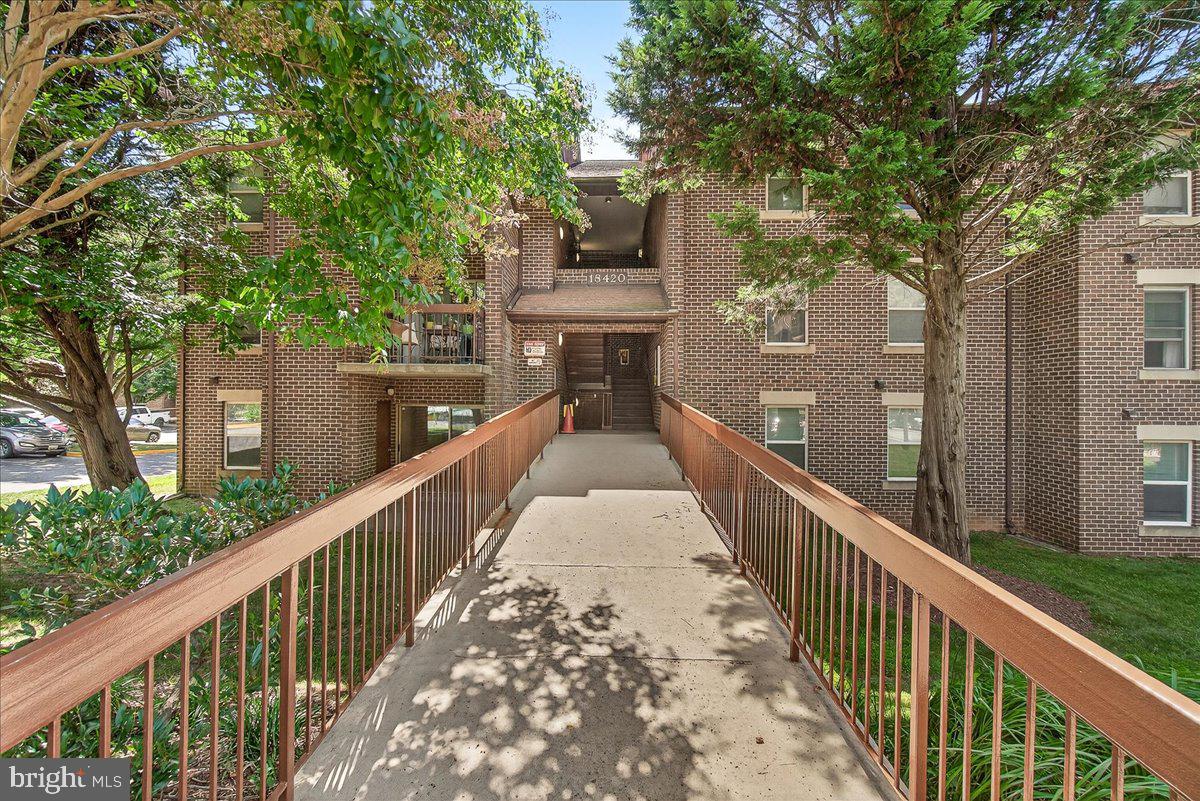 ** This Condo is move-in ready!**Condo for sale in Summer Ridge is the perfect purchase for a first-time home buyer or for starting a new investment venture! ** This first-floor unit features 1 bed/1 bath, new flooring throughout, refinished cabinets in the kitchen, including brand new appliances, a dining room, a spacious living room, a laundry room, and a walk-out patio facing an open common area. The HVAC was replaced in 2021, the Garbage disposal was replaced in 2021, and other recently replaced items. Fantastic location, close to shopping, dining, commuting routes, and the Shady Grove metro. Community features an outdoor pool, tennis courts, playgrounds, and walking paths. Schedule your tour today!