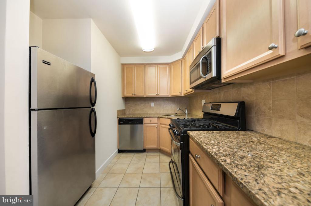 1634 LOMBARD STREET 38 3