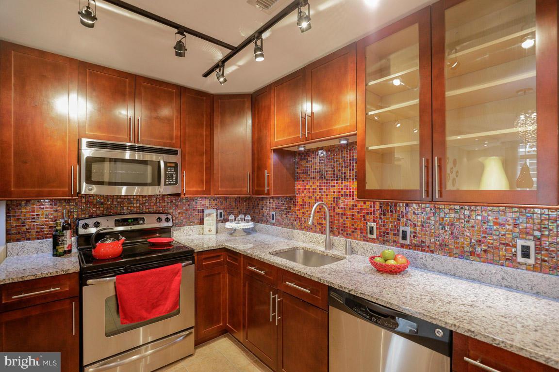 ONE NATIONAL HARBOR CONDOMINIUM - Residential