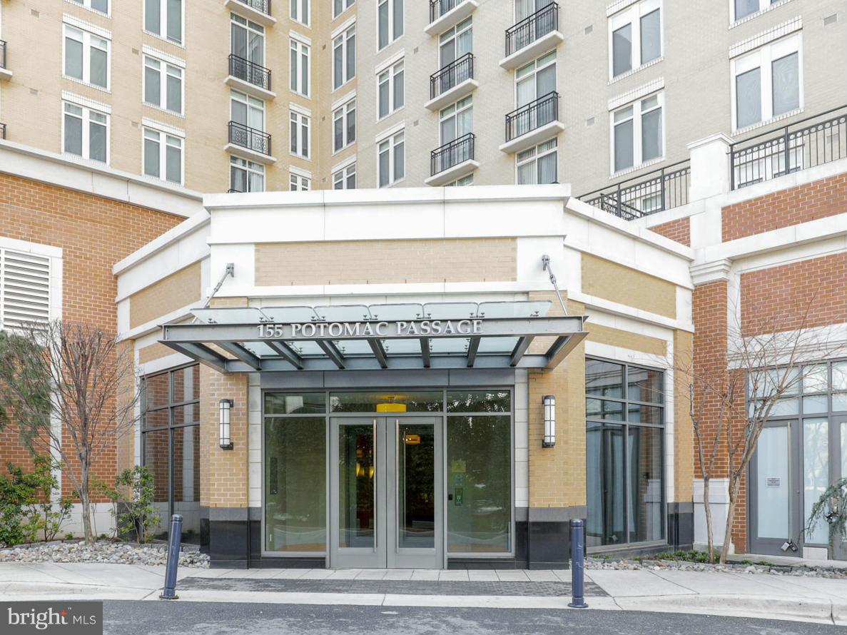 ONE NATIONAL HARBOR CONDOMINIUM - Residential