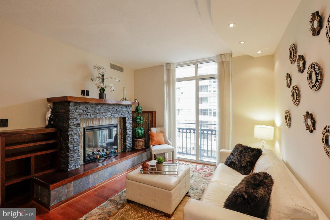 ONE NATIONAL HARBOR CONDOMINIUM - Residential