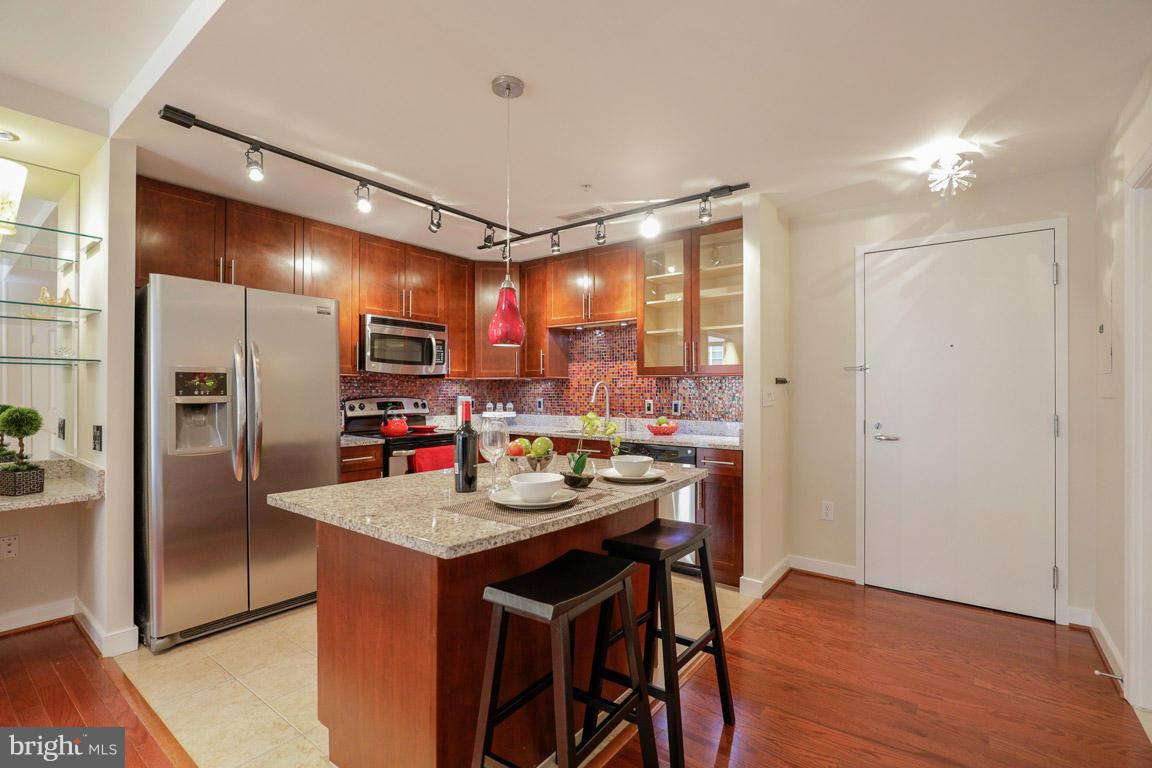 ONE NATIONAL HARBOR CONDOMINIUM - Residential