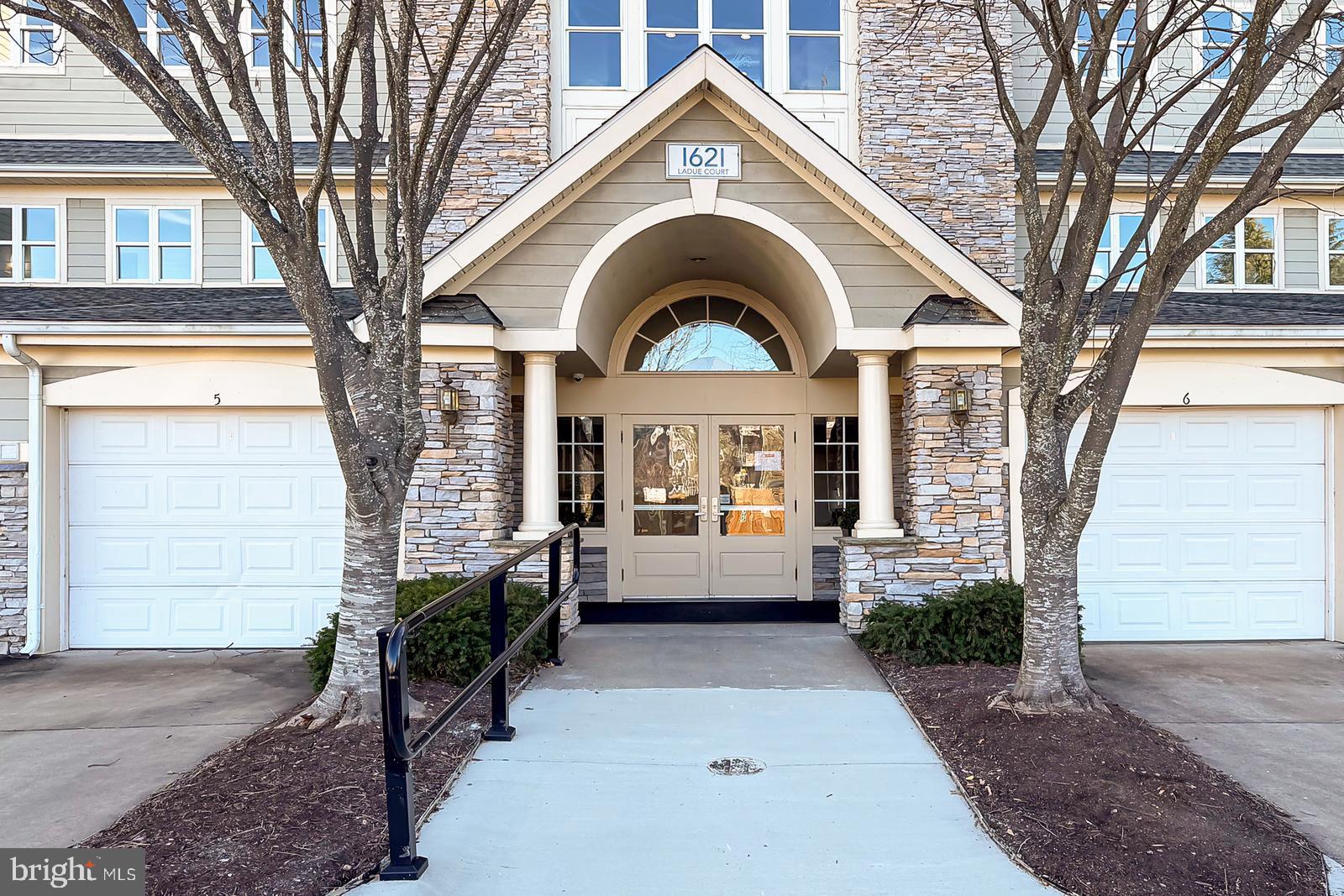 POTOMAC POINTE CONDOMINI - Residential