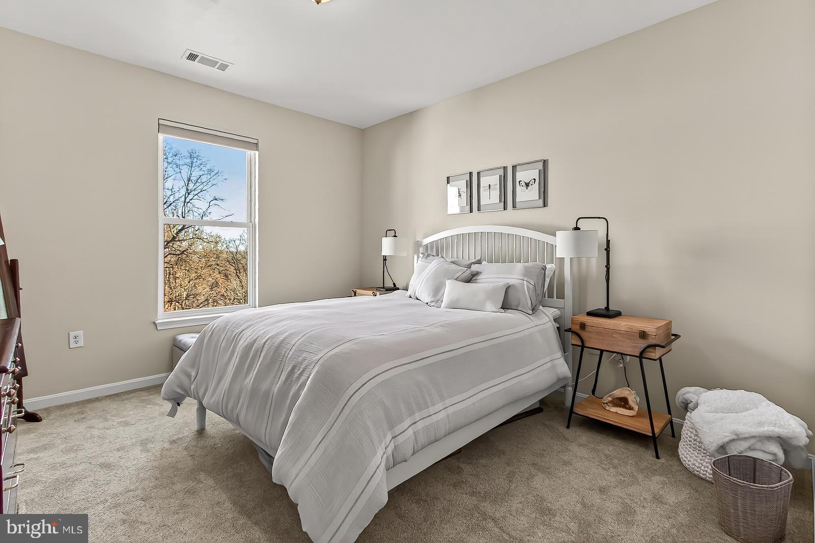 POTOMAC POINTE CONDOMINI - Residential