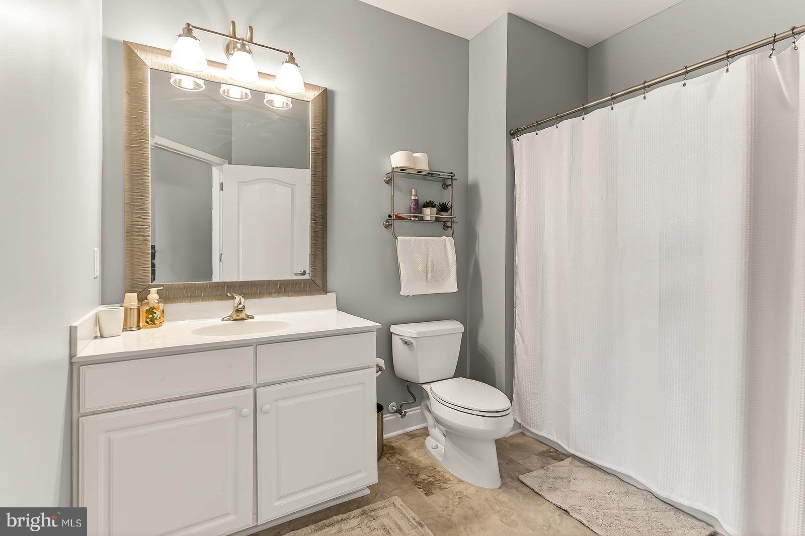 POTOMAC POINTE CONDOMINI - Residential