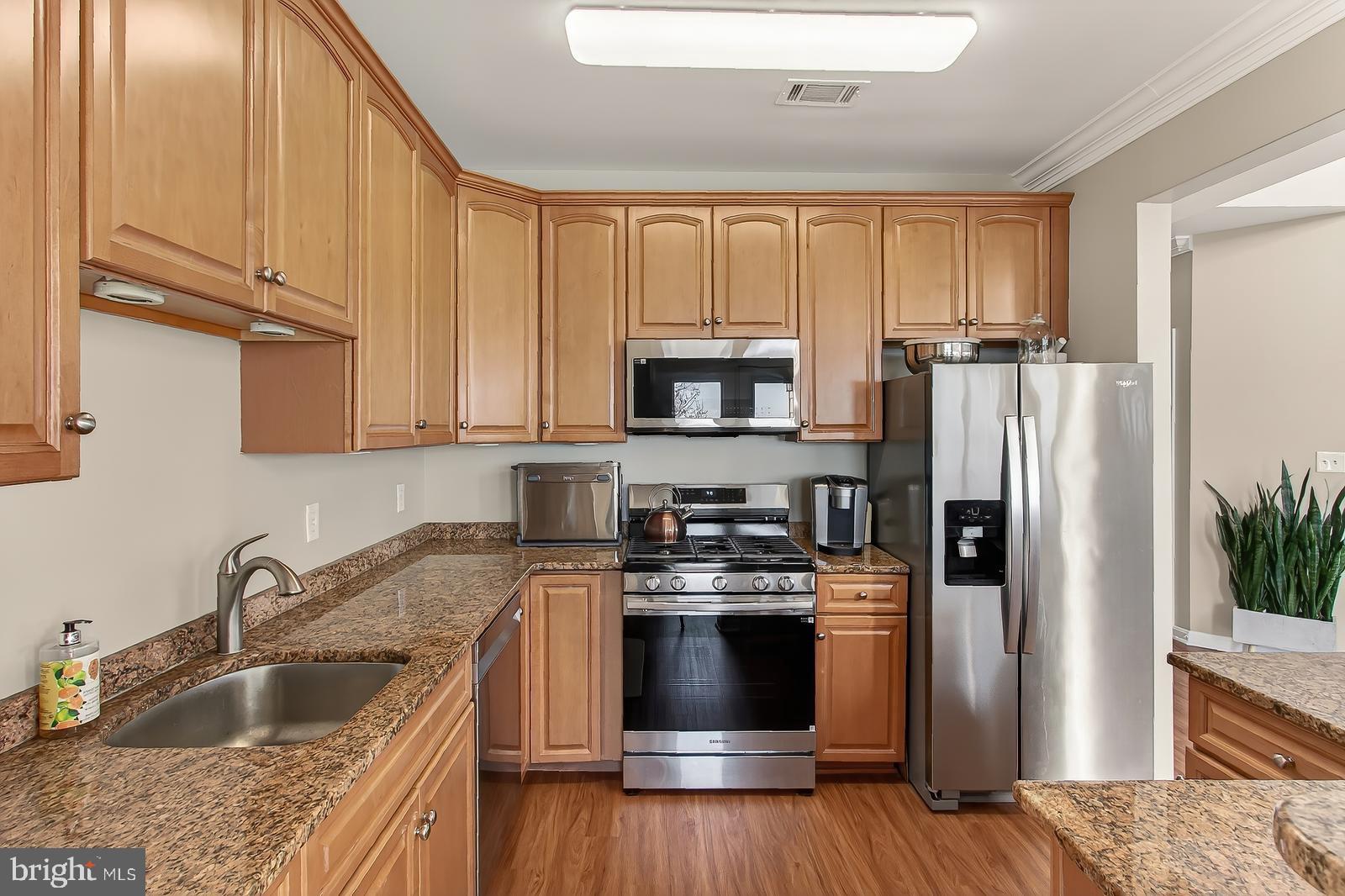 POTOMAC POINTE CONDOMINI - Residential