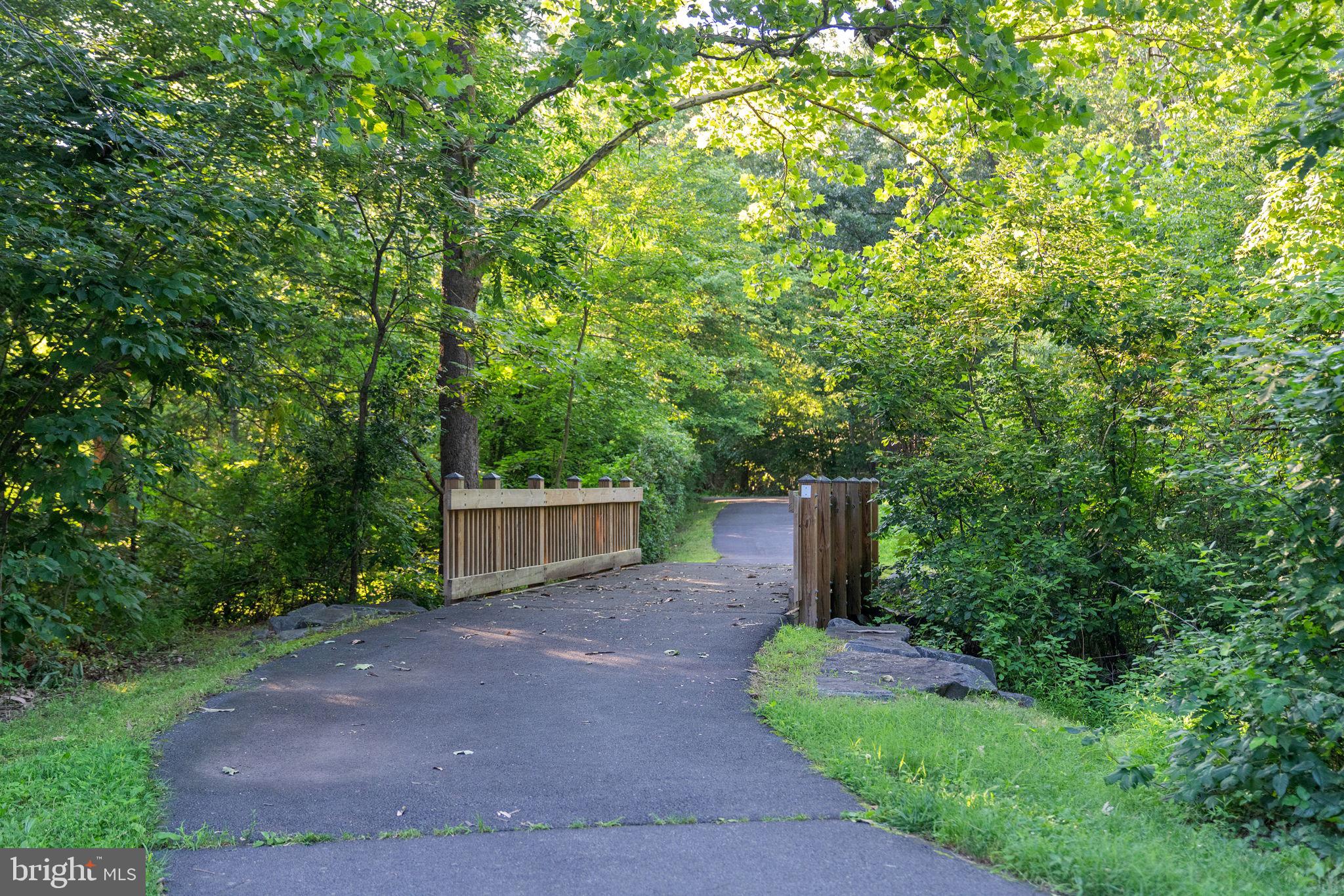 RESTON - Residential