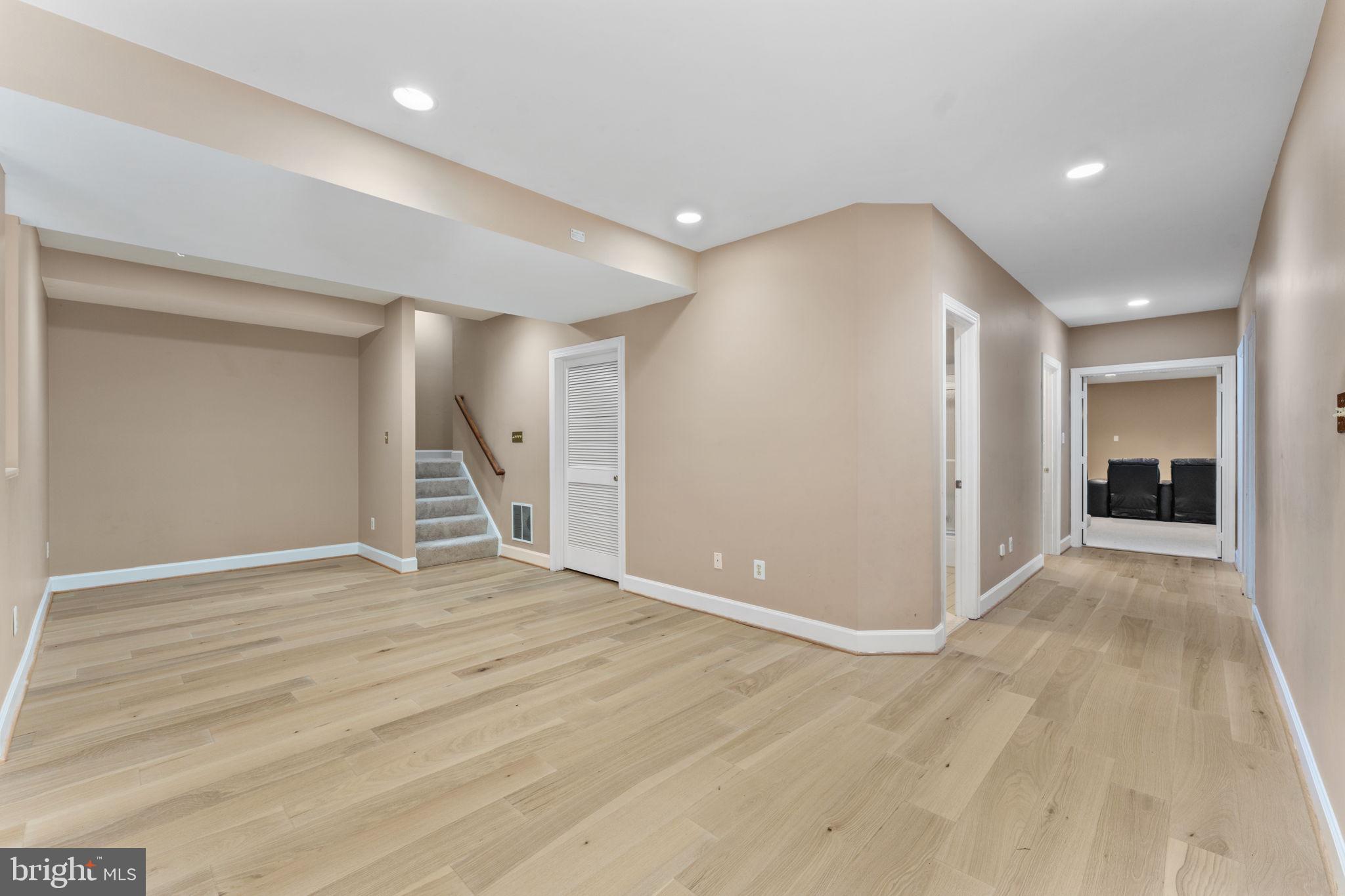 RESTON - Residential