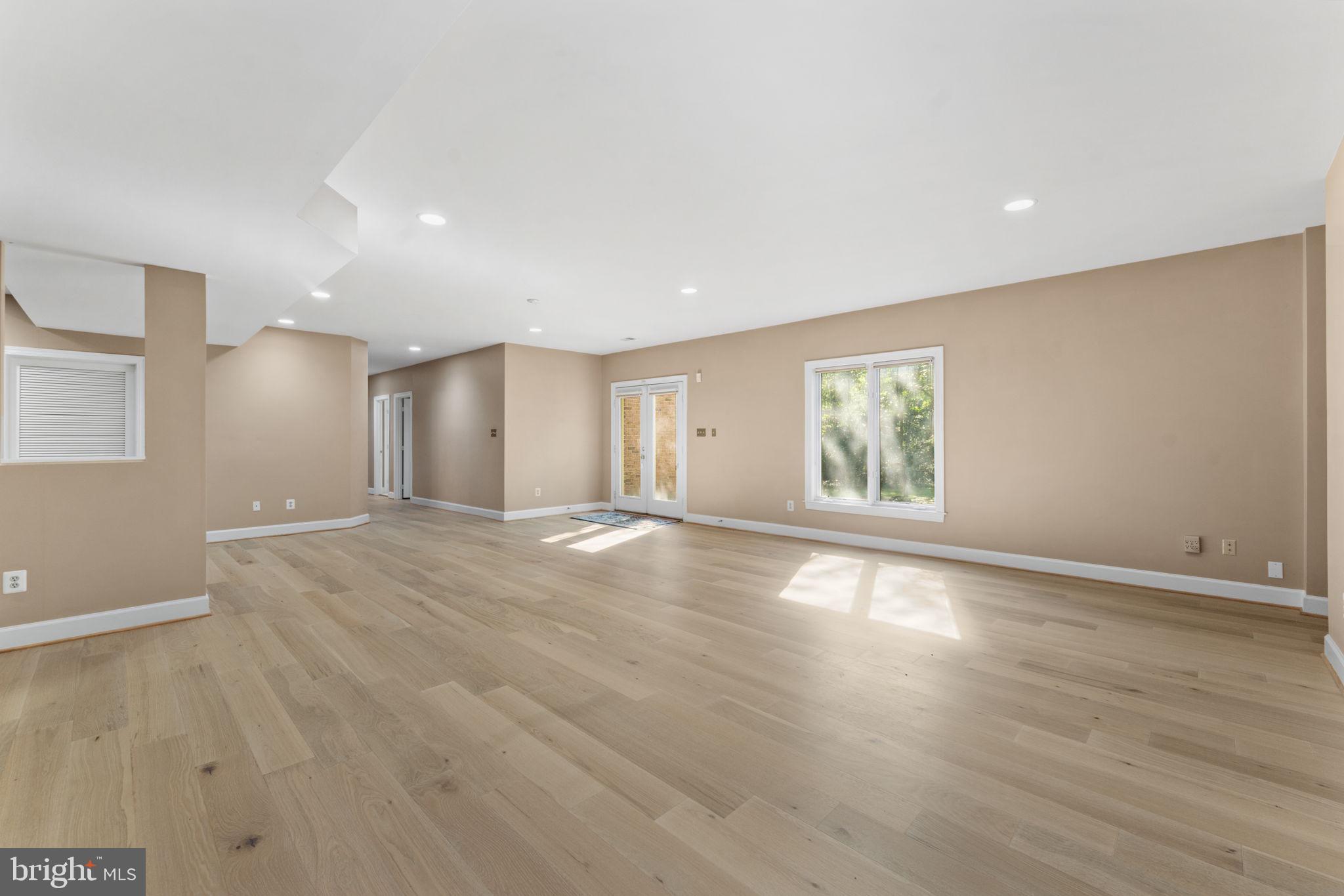 RESTON - Residential