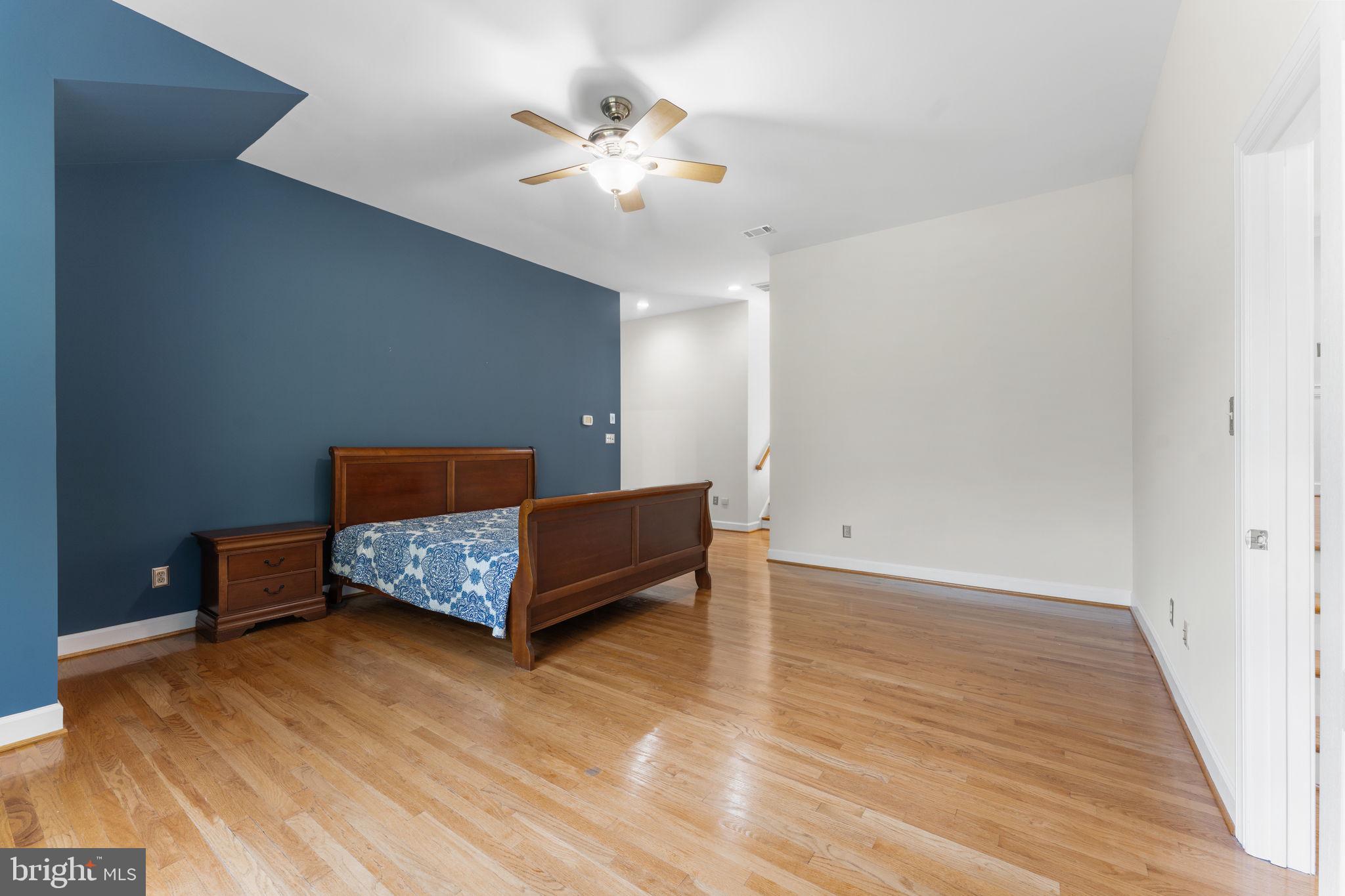 RESTON - Residential