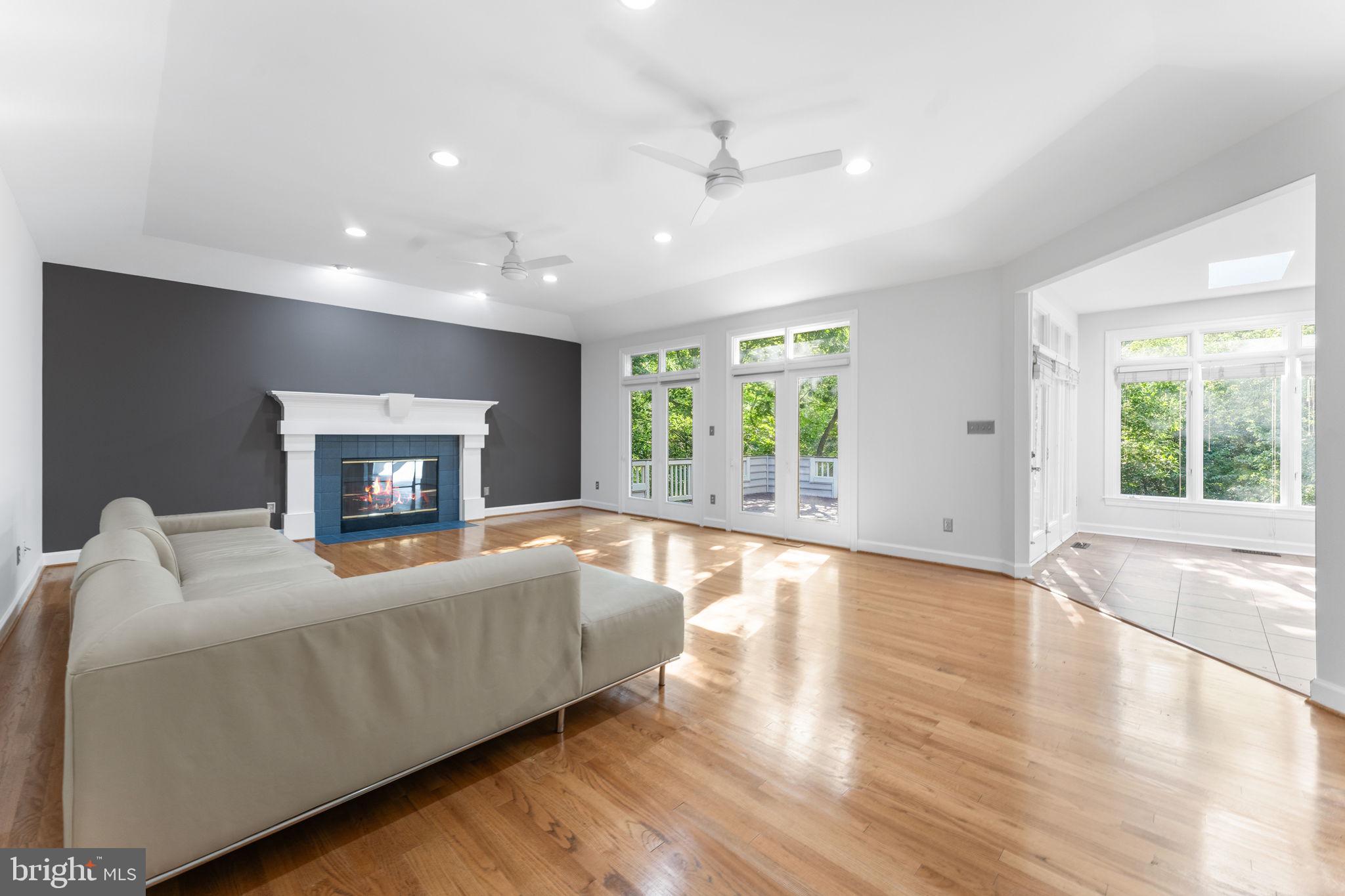 RESTON - Residential