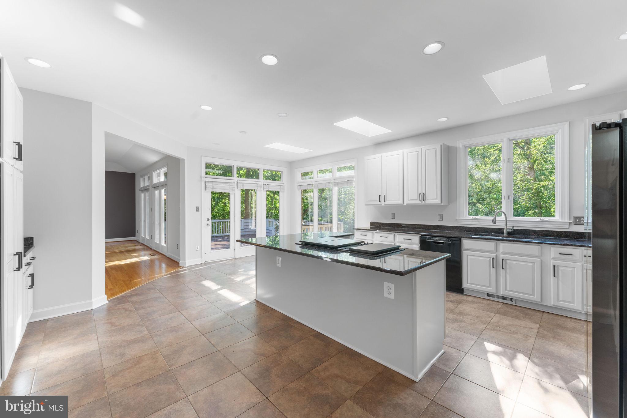 RESTON - Residential