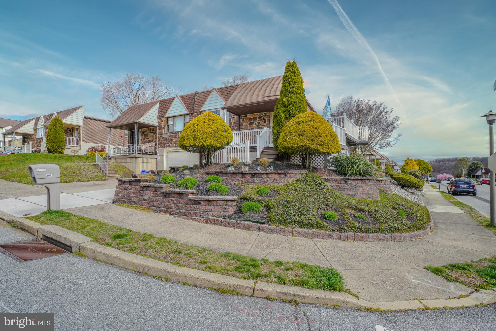 1231 HEMLOCK DRIVE