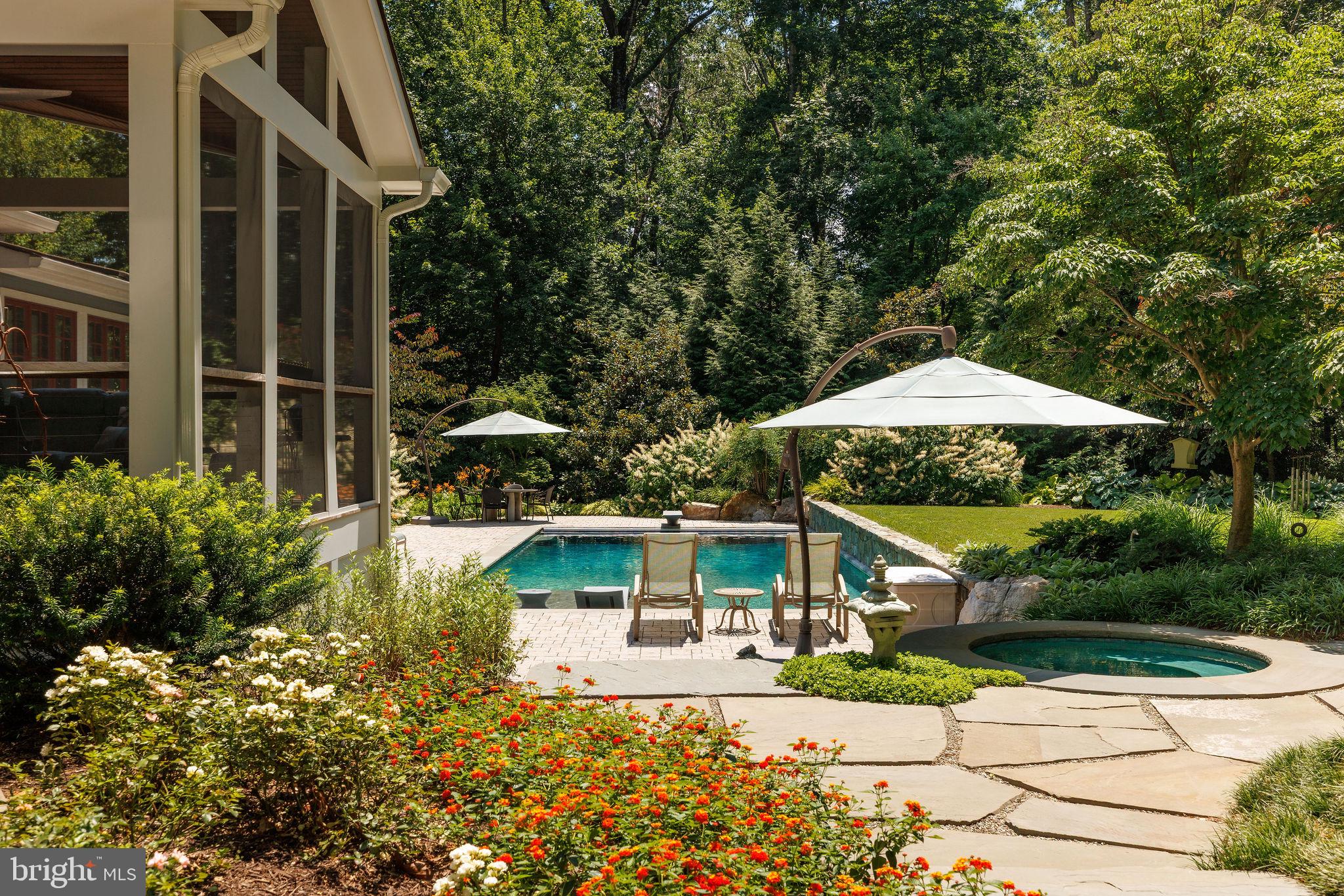 927 HICKORY RUN LANE