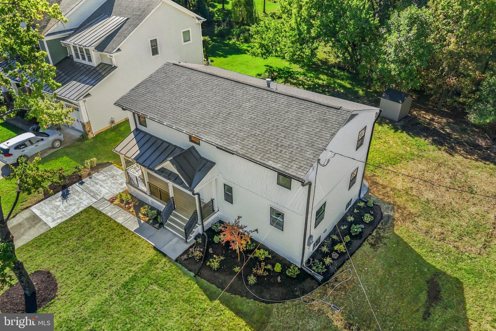 501 DELANO DRIVE SE